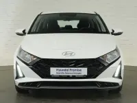 Gebraucht Hyundai i20 Trend 101 PS (74 kW) 2025 Weiss Kleinwagen