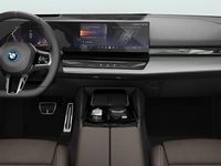 Gebraucht BMW 550e Comfort Edition 177 PS (130 kW) 2025 Rot Kombi