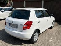 Gebraucht Skoda Fabia Fresh 60 PS (44 kW) 2014 Weiß Limousine