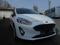 Gebraucht Ford Fiesta Titanium 101 PS (74 kW) 2017 Weiß Limousine