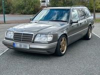 Gebraucht Mercedes E280 194 PS (142 kW) 1993 Grau Kombi