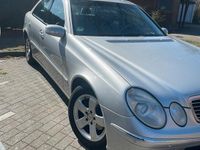 Gebraucht Mercedes E240 177 PS (130 kW) 2003 Silber Limousine