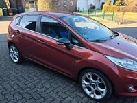 Gebraucht Ford Fiesta 66 PS (48 kW) 2009 Rot Kleinwagen