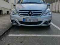 Gebraucht Mercedes B180 109 PS (80 kW) 2011 Silber Van / Kleinbus