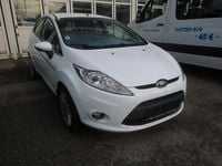 Gebraucht Ford Fiesta Titanium 82 PS (60 kW) 2011 Weiß Kleinwagen