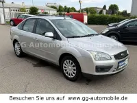 Gebraucht Ford Focus Ghia 116 PS (85 kW) 2005 Silber Limousine