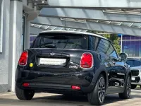 Gebraucht Mini Cooper SE Classic 135 kW (184 PS) 2023 Schwarz Kleinwagen