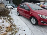 Gebraucht Hyundai i20 Trend 86 PS (63 kW) 2015 Rot Kleinwagen