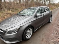 Gebraucht Mercedes A180 109 PS (80 kW) 2016 Grau Limousine