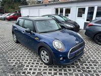 Gebraucht Mini Cooper 136 PS (100 kW) 2016 Deep blue metallic Kleinwagen