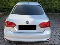 Gebraucht VW Jetta 105 PS (77 kW) 2012 Grau Limousine