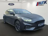 Gebraucht Ford Focus ST-Line X 155 PS (114 kW) 2022 Magneticgrau met Limousine