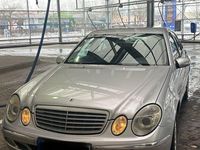 Gebraucht Mercedes 220 150 PS (110 kW) 2005 Silber Limousine