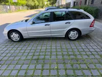 Gebraucht Mercedes 220 150 PS (110 kW) 2007 Silber Kombi