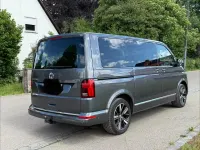 Gebraucht VW Multivan 204 PS (150 kW) 2022 Grau Van / Kleinbus