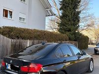 Gebraucht BMW 318 143 PS (105 kW) 2013 Schwarz Limousine