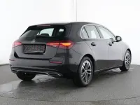 Gebraucht Mercedes A180 Advanced 136 PS (100 kW) 2025 lack kosmosschwarz Limousine