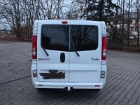 Second-hand Renault Trafic 145 CP (106 kW) 2009 Alb Monovolum