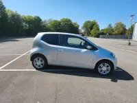 Używany VW up! 60 KM (44 kW) 2014 Srebrny Hatchback