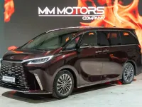 Gebraucht Lexus LM350h 250 PS (183 kW) 2025 Rot Van / Kleinbus