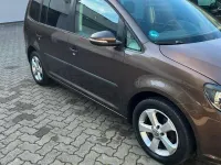 Gebraucht VW Touran Trendline 140 PS (102 kW) 2011 Toffeebraun metallic Van / Kleinbus