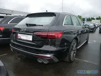 Używany Audi S4 Design 341 KM (250 kW) 2022 Czarny Kombi