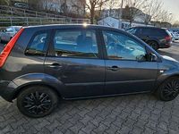 Gebraucht Ford Fiesta 80 PS (58 kW) 2008 Blau Kleinwagen