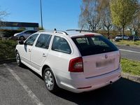 Gebraucht Skoda Octavia 105 PS (77 kW) 2011 Kombi