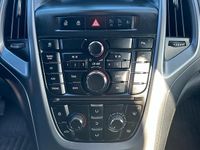 Gebraucht Opel Astra 140 PS (102 kW) 2013 Grau Limousine