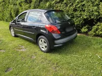 Gebraucht Peugeot 207 90 PS (66 kW) 2010 Schwarz Kleinwagen
