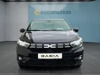 Używany Dacia Logan 90 KM (66 kW) 2024 Czarny Sedan/Limuzyna