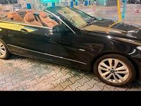 Gebraucht Mercedes E200 184 PS (135 kW) 2010 Schwarz Cabrio