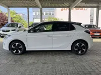 Gebraucht Opel Corsa-e Edition 100 kW (136 PS) 2022 Jade weiss/arktis weiss Kleinwagen