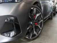 Gebraucht BMW 520 M Sport 197 PS (144 kW) 2025 Bmw individual frozen deep gre Kombi