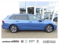 Gebraucht VW Golf VIII Goal 150 PS (110 kW) 2025 Blau Kombi