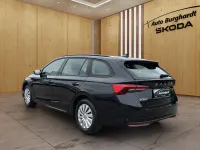Neu Skoda Octavia Essence 116 PS (85 kW) 2026 Schwarzmagic perleffekt Kombi