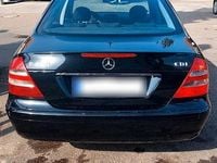 Gebraucht Mercedes E220 Avantgarde 150 PS (110 kW) 2003 Schwarz Limousine