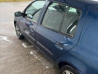 Gebraucht Renault Clio II 55 PS (40 kW) 2003 Blau Kleinwagen