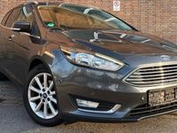 Gebraucht Ford Focus Titanium 125 PS (91 kW) 2016 Grau Kombi