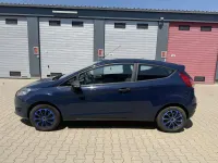 Gebraucht Ford Fiesta Ambiente 60 PS (44 kW) 2016 Blazerblau Kleinwagen