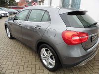 gebraucht Mercedes GLA180 Urban 7G-DCT *NAVI*XENON*PDC*Tempomat*Teilleder...