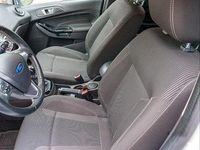 Gebraucht Ford Fiesta 125 PS (91 kW) 2015 Weiß Kleinwagen