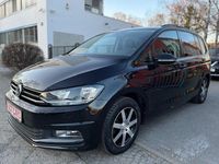 Gebraucht VW Touran Trendline 150 PS (110 kW) 2016 Schwarz Van / Kleinbus
