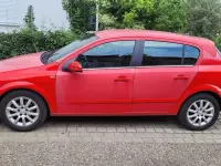 Gebraucht Opel Astra 125 PS (91 kW) 2004 Rot Kleinwagen