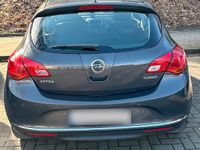 Gebraucht Opel Astra 140 PS (102 kW) 2013 Grau Limousine