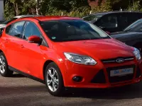 Gebraucht Ford Focus Champions Edition 101 PS (74 kW) 2013 Rot Limousine