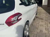 Gebraucht Peugeot 208 Active 82 PS (60 kW) 2013 Weiß Kleinwagen