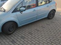 Usado Renault Modus 101 HP (74 kW) 2008 Bege Monovolume