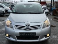 Gebraucht Toyota Verso 147 PS (108 kW) 2009 Silber Van / Kleinbus