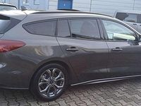 Gebraucht Ford Focus ST-Line X 116 PS (85 kW) 2025 Grau Kombi